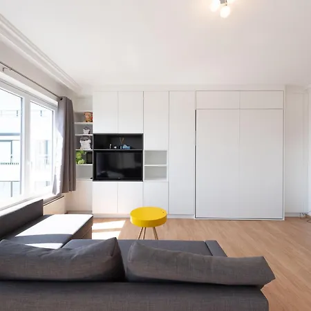 דירה Cosy With Sleeping Area *