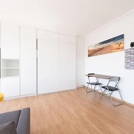 דירה Cosy With Sleeping Area מידלקרק